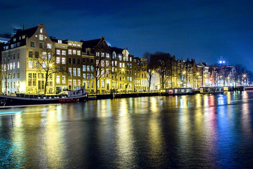 Amsterdam canals by night by Ineke Huizing