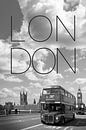 Busse in London | Text & Skyline von Melanie Viola Miniaturansicht