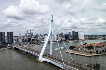 Pont Erasmus Rotterdam (paysage - couleur) sur Rick Van der Poorten
