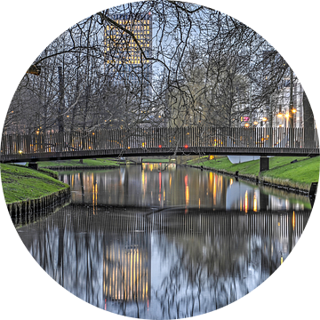 Brug over de Westersingel bij avond van Frans Blok