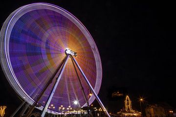 Riesenrad in Wernigerode - im Hintergrund das Schloss Wernigerode von t.ART