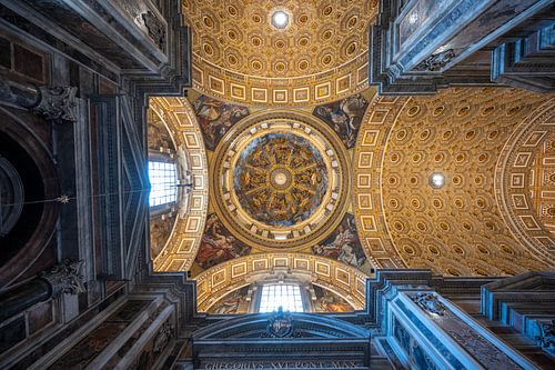 Above Silence – Kirchendecken als Kunstform