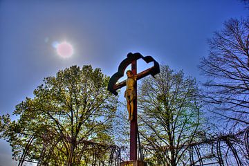 Kruisbeeld in de kloostertuin Metten van Roith Fotografie