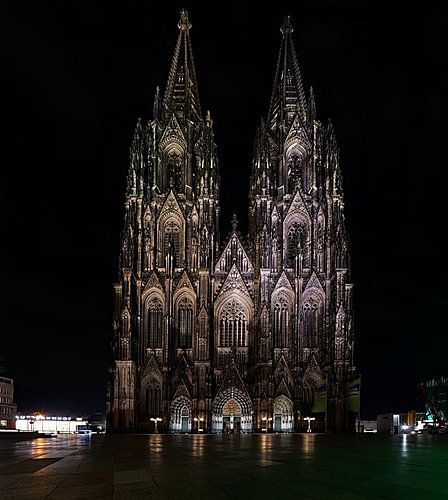 Photo grand format de la cathédrale de Cologne la nuit