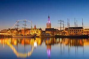 Abend auf den Skylinen der Stadt von Kampen in Overijssel, die Niederlande