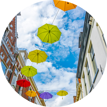 Paraplu straatdecoratie in Deventer, tijdens de zomer van Sjoerd van der Wal Fotografie