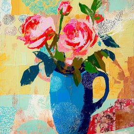 Farbenfrohes Blumenstillleben mit blauer Vase von But First Framing