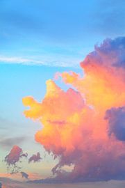 Bunte Wolken am Himmel über der Provence bei Sonnenuntergang von Sjoerd van der Wal Fotografie