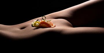 Frau mit Sushi in Farbe von Alex Neumayer