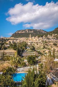 Das bergdorf Valldemossa in der Serra de Tramuntana, Mallorca