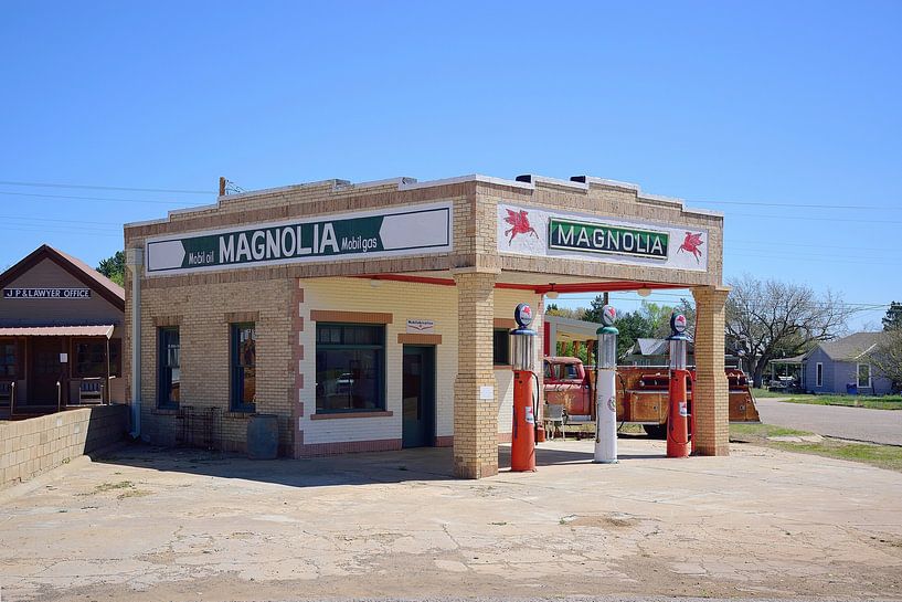 Die restaurierte Magnolia-Tankstelle in Shamrock von Frank's Awesome Travels