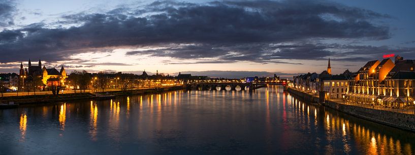 Maastricht s&#039; avonds van Patrick Dreuning
