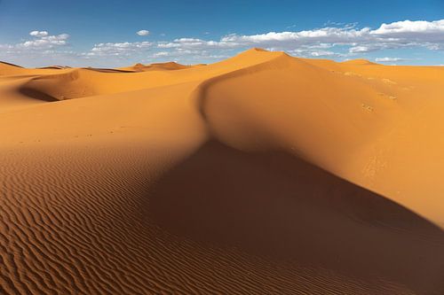Overweldigende prachtige zandduinen in de Sahara in Merzouga, Marokko, Afrika
