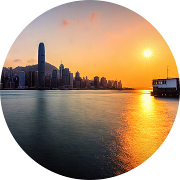 Hong Kong Skyline 2019 Sunset van Cho Tang