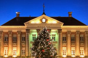 Weihnachtsbaum vor dem Rathaus von Groningen von Volt