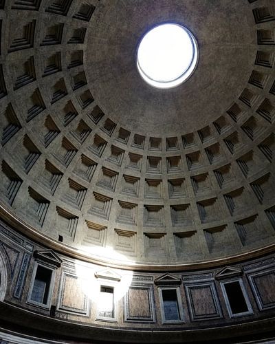 Sonnenlicht im Pantheon