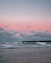 Vuurtoren tijdens zonsopkomst van Jan Willem De Vos