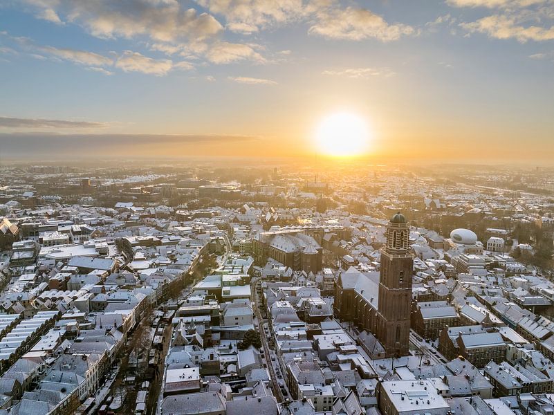 Das Stadtzentrum von Zwolle an einem kalten Wintermorgen von der von Sjoerd van der Wal Fotografie