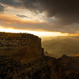 Grand Canyon thunderstorm van Peter Nijsen