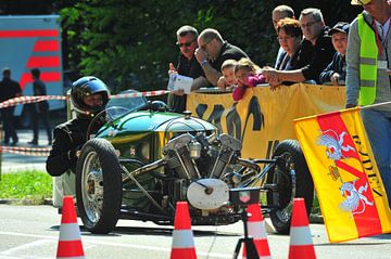 Morgan Three Wheeler bij de start Eggberg Klassik 2017 van Ingo Laue