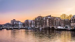 Vue sur la rivière Amstel sur Leon Weggelaar