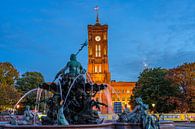 La fontaine de Neptune devant le Rotes Rathaus Berlin par Peter Schickert Aperçu