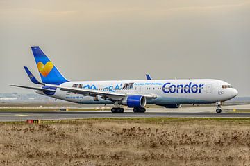 Take-off Condor Boeing 767-300 (D-ABUZ).