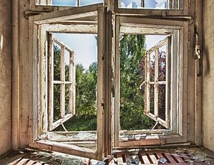 Broken windows van István Lahpor