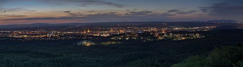 Panoramafoto over Kaiserslautern bij zonsopgang