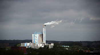 Industrie im Sonnenlicht