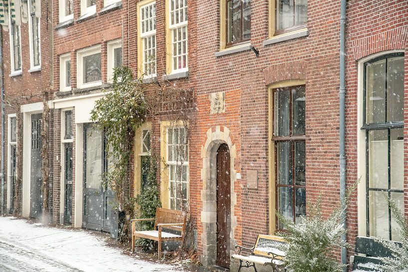 Snow in the city of Leiden by Dirk van Egmond