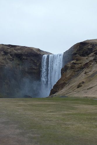 Skogafoss, IJsland by Jurrina Smit-Brink
