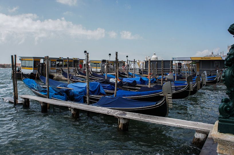 Gondels in Venetië, Italië von Remco de Zwijger