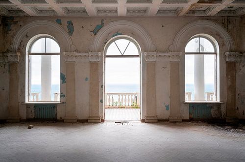 Balcon abandonné à la mer Noire.