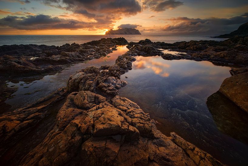 Mykines sunset by Wojciech Kruczynski