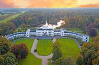 Luchtfoto van paleis Soestdijk bij zonsondergang in Nederland van Eye on You thumbnail