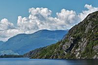 Les fjords nuageux de Norvège
