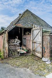 Oude boerderij  by Willem Visser
