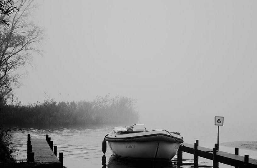 Boat in the fog by Rosenthal fotografie