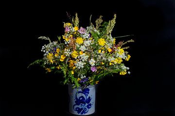 Nature morte de fleurs de verge sur Anjo Kan