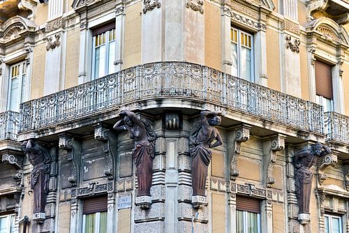 Traumhafte, sizilianische Barock-Fassade im historischen Altstad