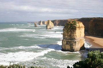 Küstenlandschaft Foto der Zwölf Apostel entlang der Great Ocean Road, Australien von Martijn Schrijver