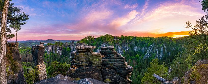 Vue panoramique du pont Bastei au coucher du soleil par Raphotography