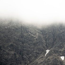 misty mountains by Eveline Hellingman