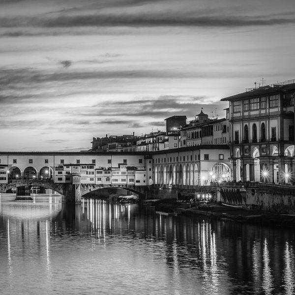 Italië in vierkant zwart wit, Ponte Vecchio van Teun Ruijters