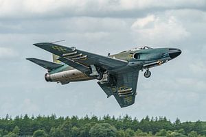 Historischer Flug der schwedischen Luftwaffe Saab J32B Lansen.