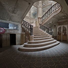 The luminous staircase by Linda Lu