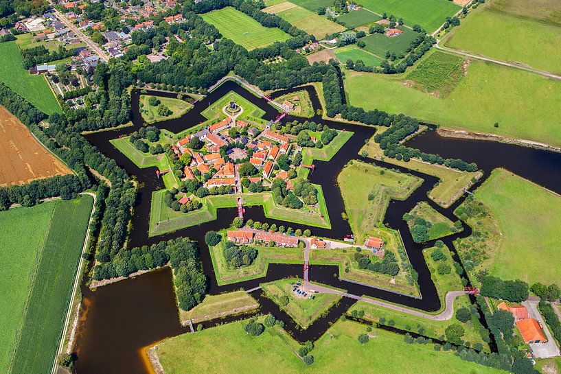 Luchtfoto van stervormige vesting Bourtange van Frans Lemmens