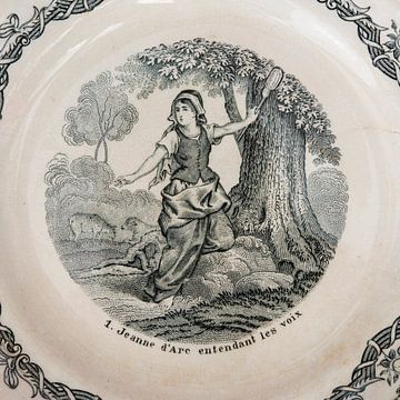 Nationale heldin detail  in oud frans bordje van Blond Beeld