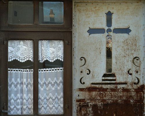 Two doors in Romania. A diptcyh